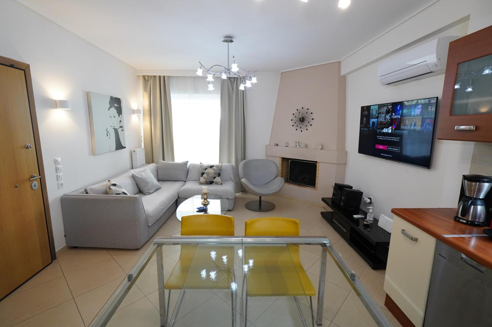Garden Apartment Next To The Mall -Private Parking Aten Exteriör bild